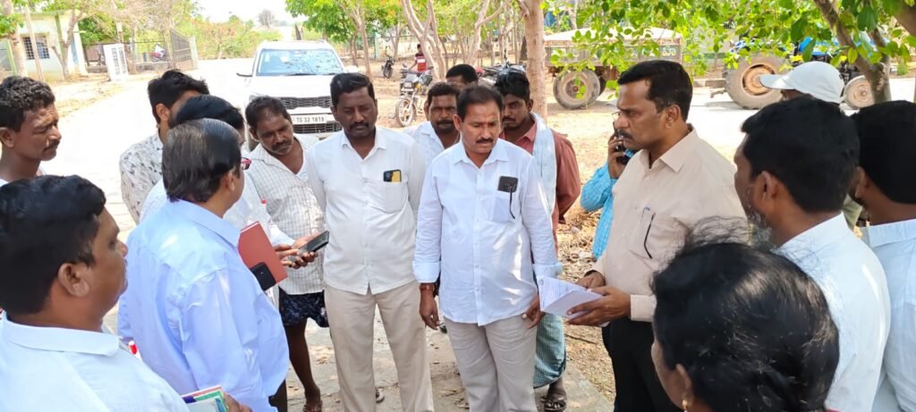 పెండింగ్లో ఉన్న అన్ని దరఖాస్తులను త్వరితగతిన పరిష్కరించాలి whatsapp image 2026 04 29 at 2.11.28 pm