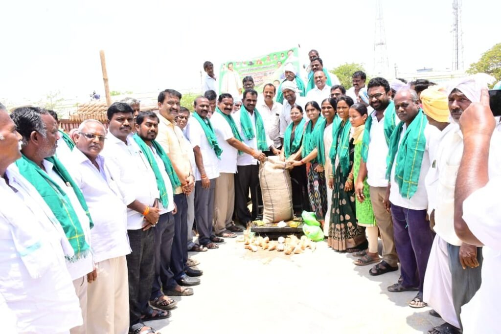 అన్నదాతలకు అధైర్యం వద్దు whatsapp image 2026 05 03 at 2.08.36 pm